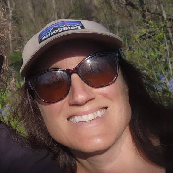 Meet your Posher, Michelle - Picture 2 of 3